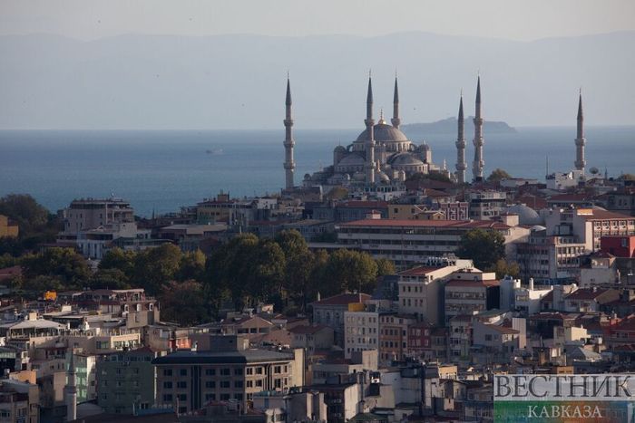 Взрыв в Стамбуле, погиб минимум один человек