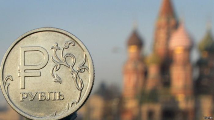 Рубль теряет позиции на открытии торгов
