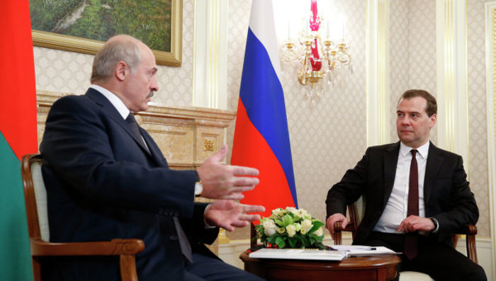 Дмитрий Медведев обсудил с Александром Лукашенко совместные антикризисные шаги