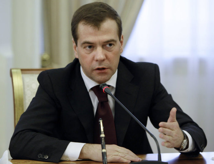 Медведев выступил против наземной операции в Сирии