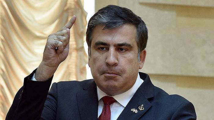 Порошенко предупредил Саакашвили