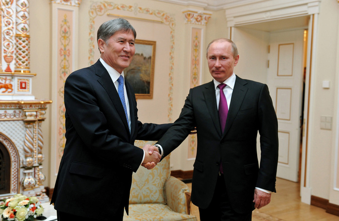 Путин поздравил Атамбаева