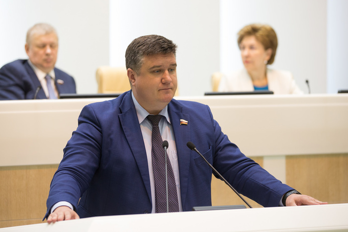 Досрочно прекращены полномочия сенатора от Псковской области Александра Борисова 