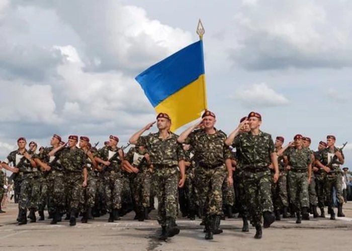 Клинцевич: украинская армия самоуничтожается 