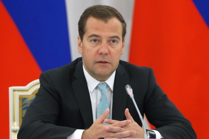 Медведев увеличил объем грантов для регионов 