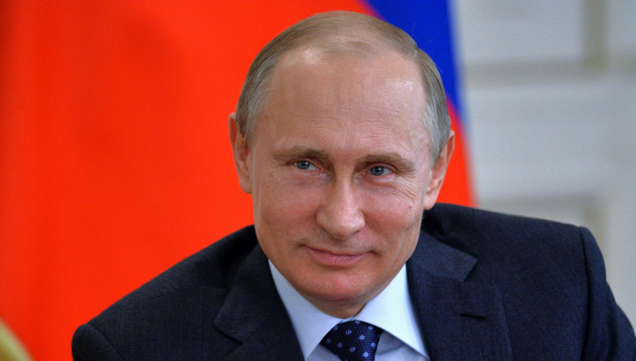 Путин поздравил сотрудников МЧС России с Днем спасателя
