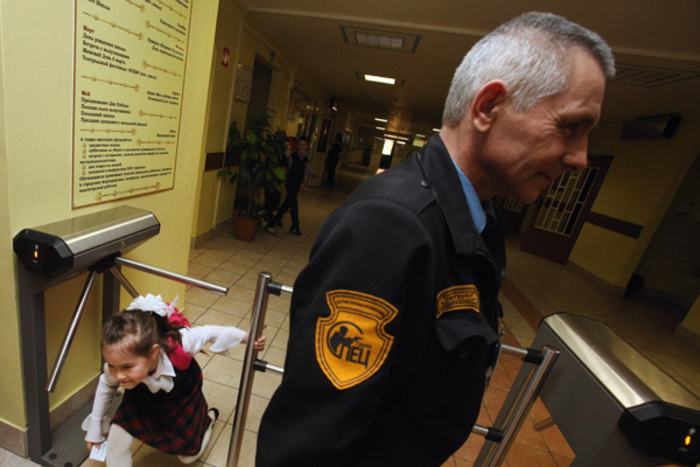 В российских школах появятся единые стандарты безопасности