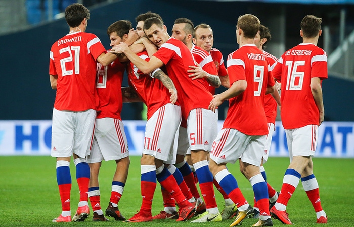 Российских футболистов призвали к здоровому образу жизни