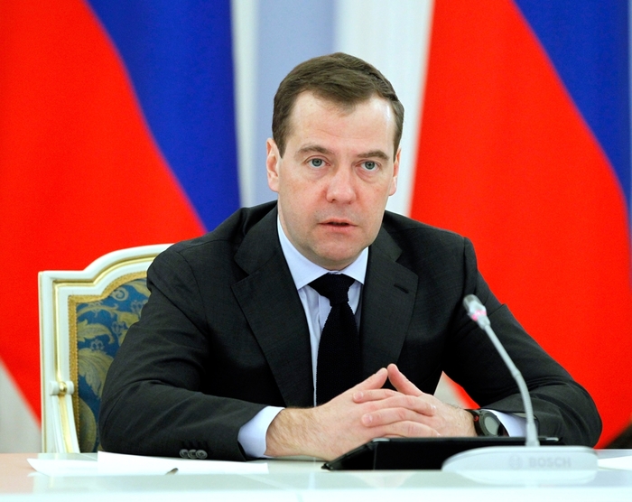 Путин предложил Медведева на пост премьера 