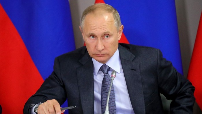 Путин утвердил план борьбы с коррупцией 