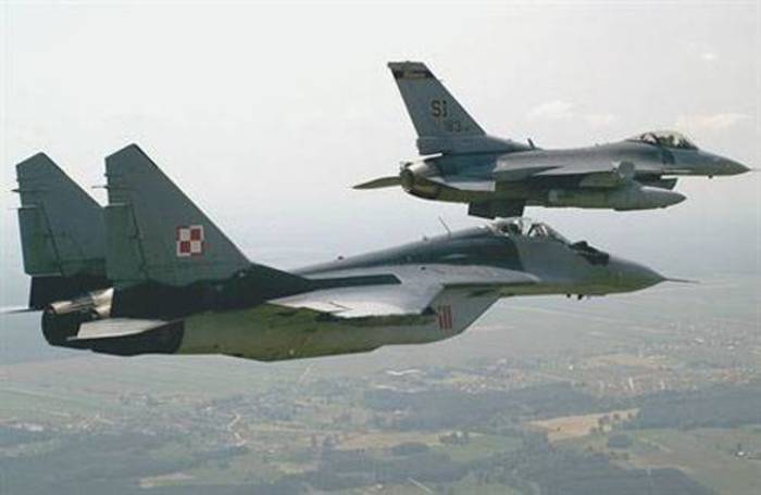 Истребитель МиГ-29 разбился в Польше, пилот погиб