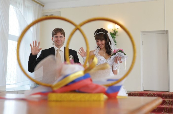 Российские молодожены смогут сами выбирать дату регистрации брака