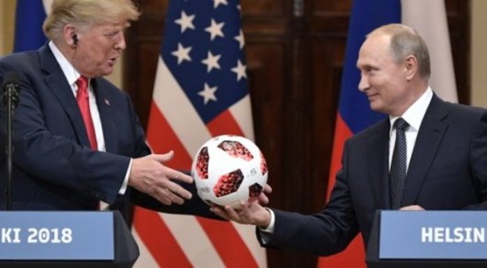 Путин на самом деле подарил Трампу мяч с чипом - СМИ