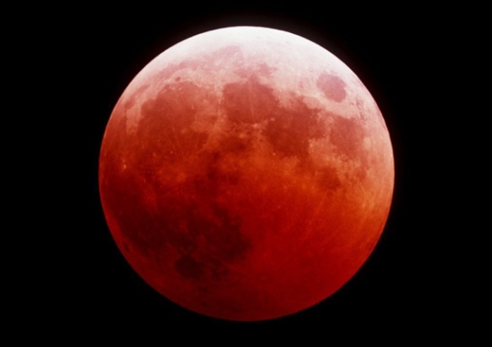 МГУ покажет "кровавое" затмение Луны в прямом эфире