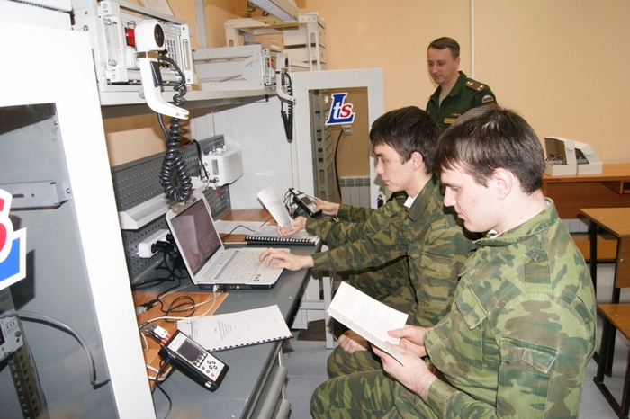 Российским студентам нашли аналог военных кафедр