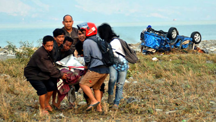 Землетрясение и цунами в Индонезии погубили 384 человека