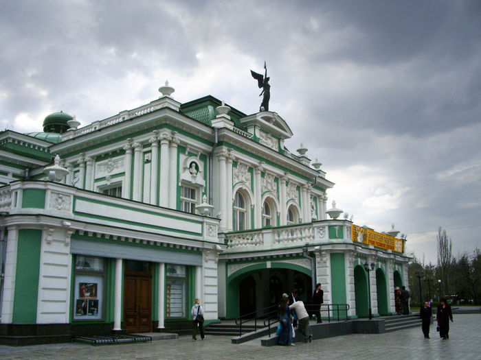 Омский театр в Москве