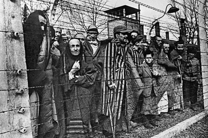 Туриста арестовали за вырезанное на стене в Освенциме имя