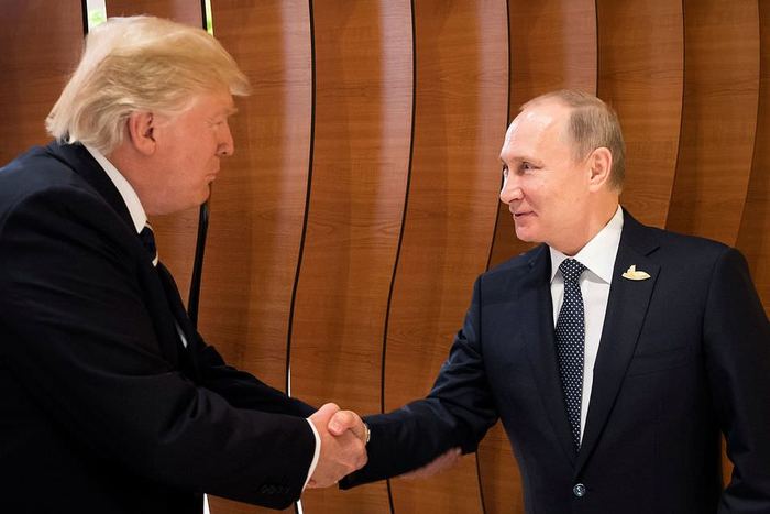 Песков прокомментировал возможную отмену встречи Путина с Трампом