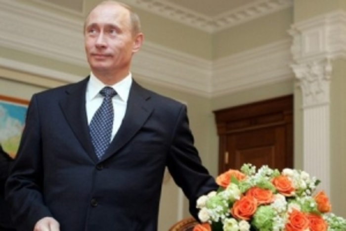 Россиянок в Международный женский день поздравил Владимир Путин 