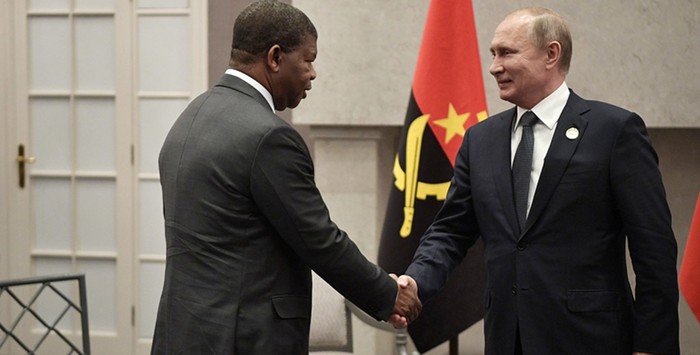 Путина наградили орденом за особые заслуги перед Анголой
