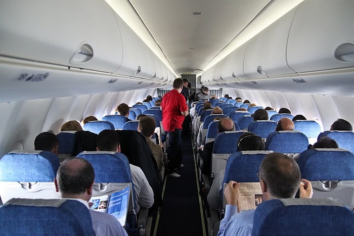 Какие места в самолете предпочитают пассажиры?