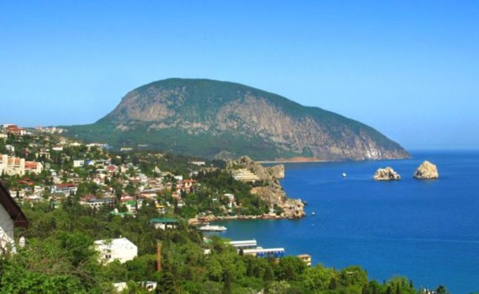 Крым ожидает почти 250 тыс туристов на майские