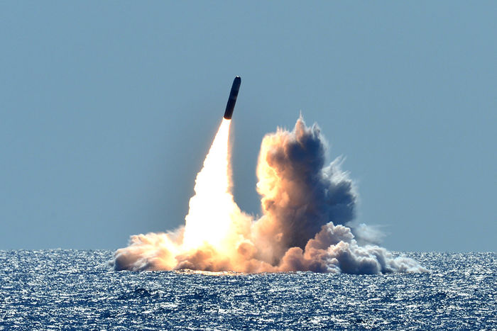 В США прошли испытания баллистической ракеты Trident II