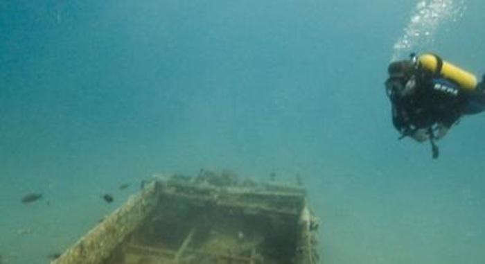 На затонувшем в Крыму пароходе нашли картины Айвазовского 