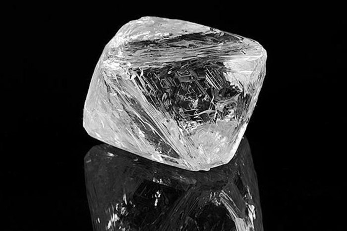 На Сахалине показали алмаз 76 карат