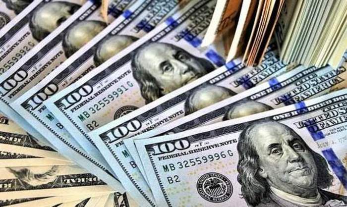  Впервые за 2 месяца курс доллара превысил 65 рублей
