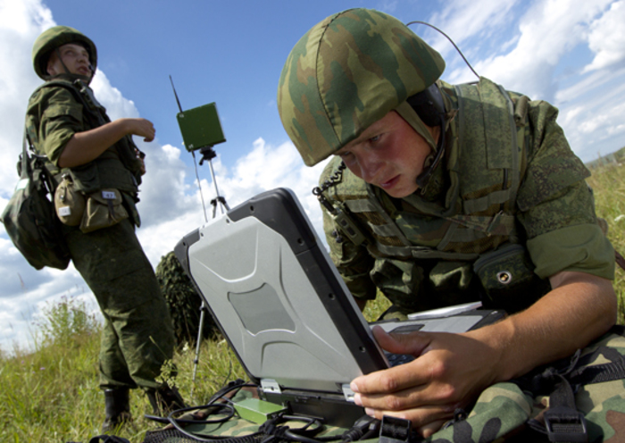 Российские военные обзавелись собственной сотовой связью