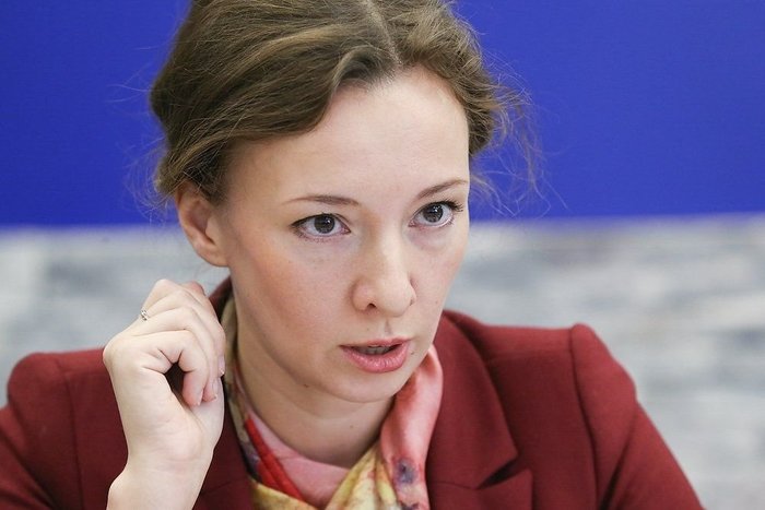Кузнецова призвала Минздрав упростить получение незарегистрированных лекарств