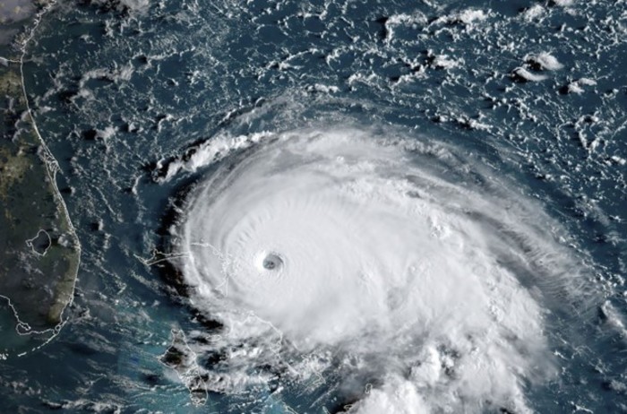  Сильнейший ураган десятилетия обрушился на Багамы
