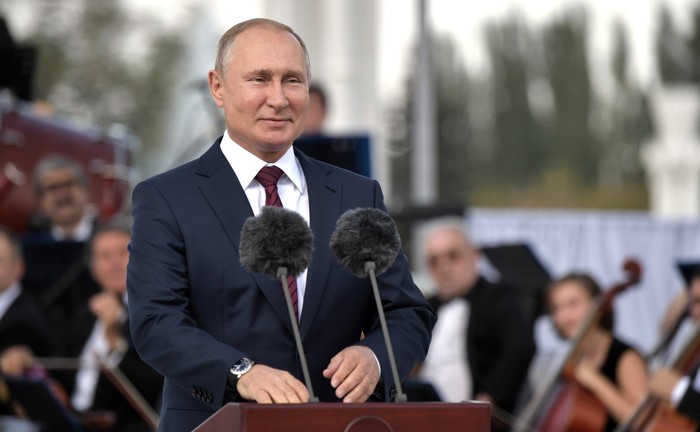 Путин поздравил Москву