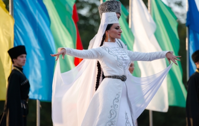 Фестиваль "Северный Кавказ: синтез мира, синтез искусств" начинается в Петербурге