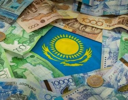 В Казахстане тенге вновь рекордно упало