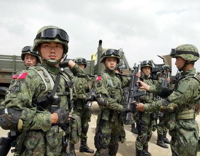 Китай разрешил себе отправлять армию за границу на борьбу с терроризмом