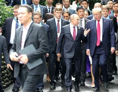 Путин разуверил Трампа относительно вмешательства в выборы