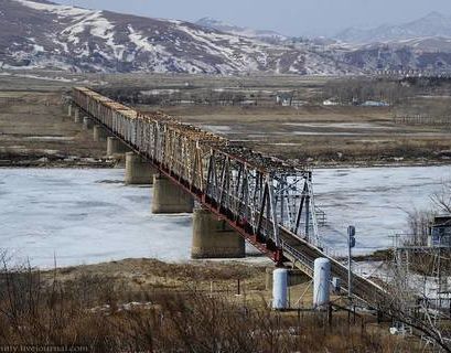 Россия и КНДР возведут автомобильный мост на границе 