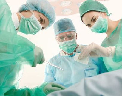 Нейрохирургическую операцию с помощью робота впервые провели в России