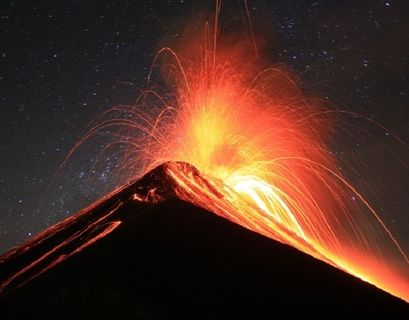 Извержение вулкана убило десятки человек в Гватемале