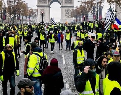 Выросло число жертв протестов "желтых жилетов" во Франции