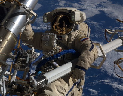 Космонавтам на МКС сделают "аптечку" для выхода в открытый космос