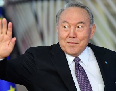 Назарбаев ушел в отставку