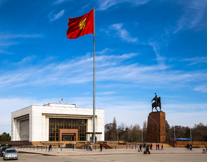 Новый статус российской базы обсудят президенты Киргизии и России