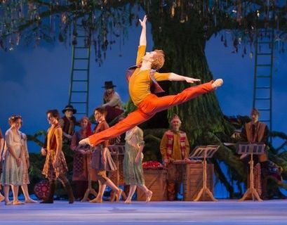 Премьера балета "Зимняя сказка" окончилась травмой артиста