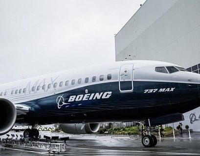 Президент США порекомендовал компании переименовать злополучный Boeing 