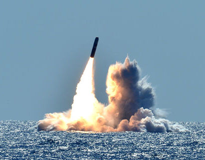 В США прошли испытания баллистической ракеты Trident II