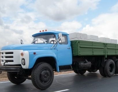 25-летние новые грузовики ЗИЛ-133 продают из госрезерва